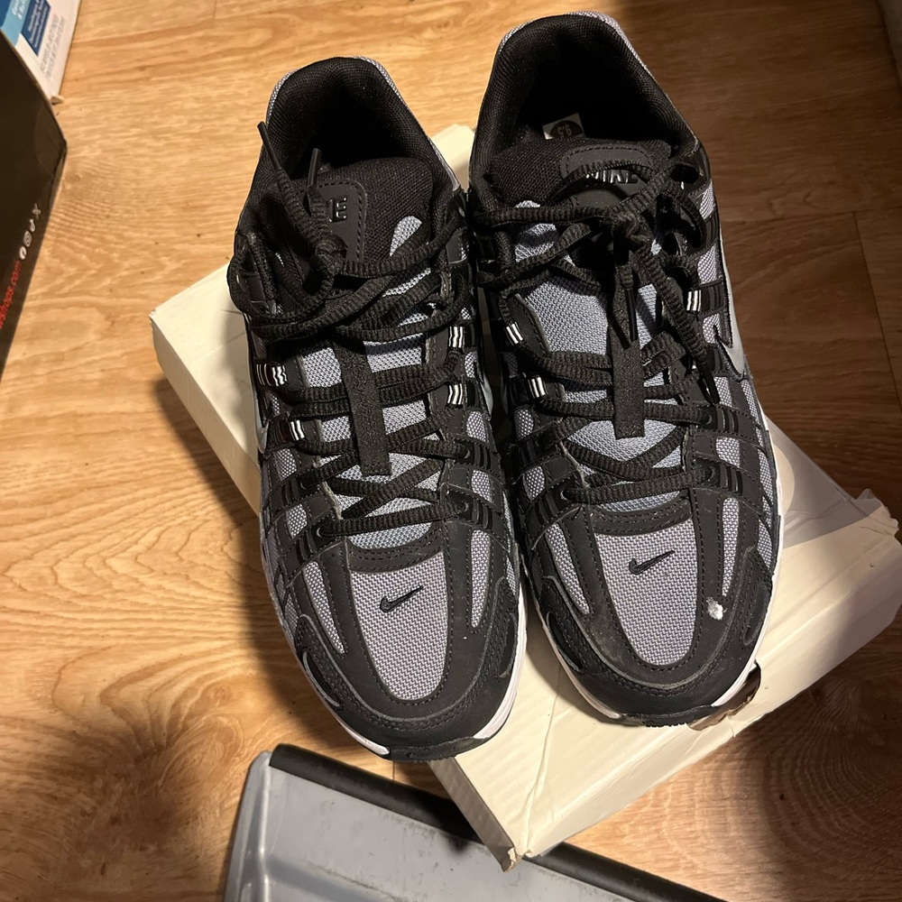 Nike Black and Gray Athletic Shoes
